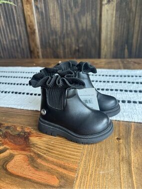Girls' Black Ruffle Ankle Boots - Kids Shoes Nicole miller